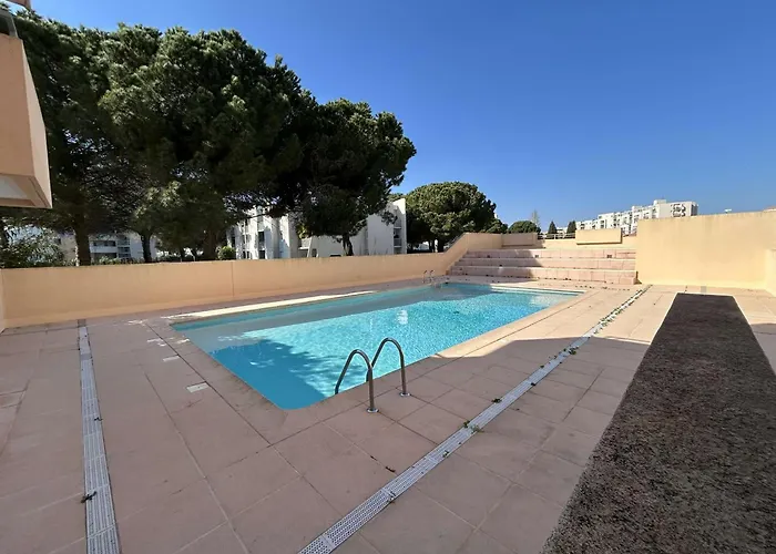 Appt 2 Pieces Avec Climatisation Et Parking, Vue Sur - Port Camargue - Fr-1-250-299