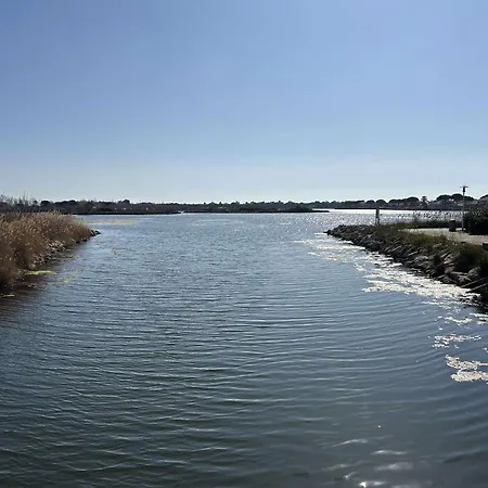 Apartmán Appt 2 Pieces Avec Climatisation Et Parking, Vue Sur - Port Camargue - Fr-1-250-299 *