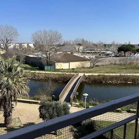 Appt 2 Pieces Avec Climatisation Et Parking, Vue Sur - Port Camargue - Fr-1-250-299 *