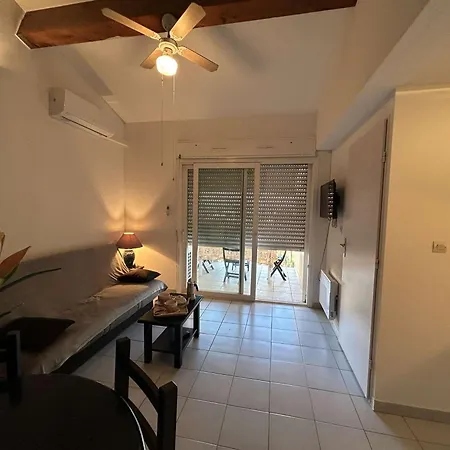 شقة Appt 2 Pieces Avec Climatisation Et Parking, Vue Sur - Port Camargue - Fr-1-250-299 *